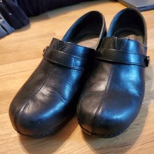 Black Danskos